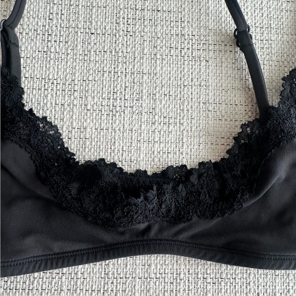 SKIMS Fits Everybody Lace Scoop Bralette in Onyx size XXS - Picture 10 of 13